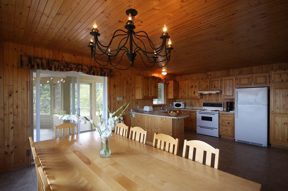 Auberge Du Lac-A-L'Eau-Claire Saint-Alexis-des-Monts Luaran gambar