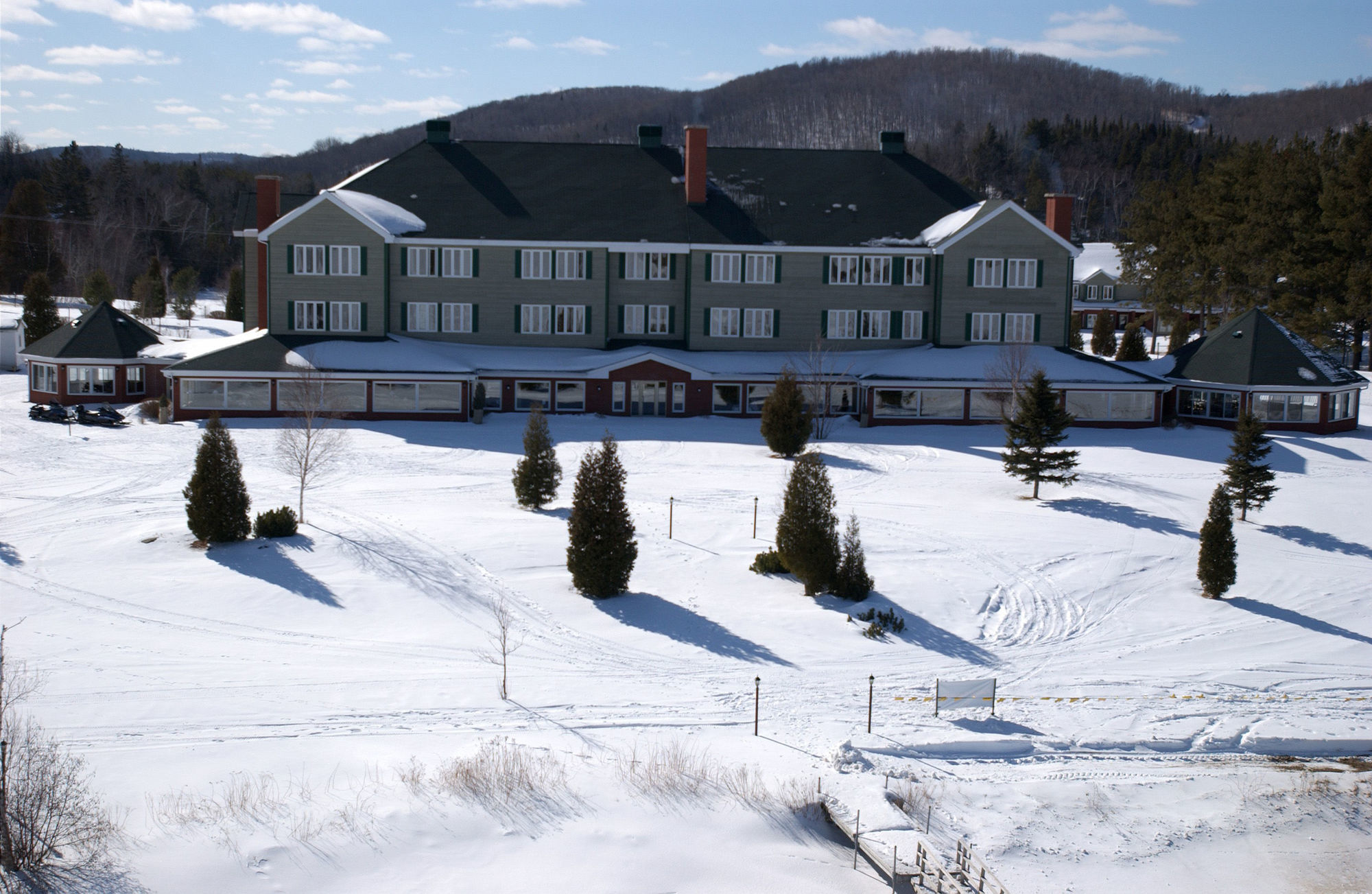 Auberge Du Lac-A-L'Eau-Claire Saint-Alexis-des-Monts Luaran gambar