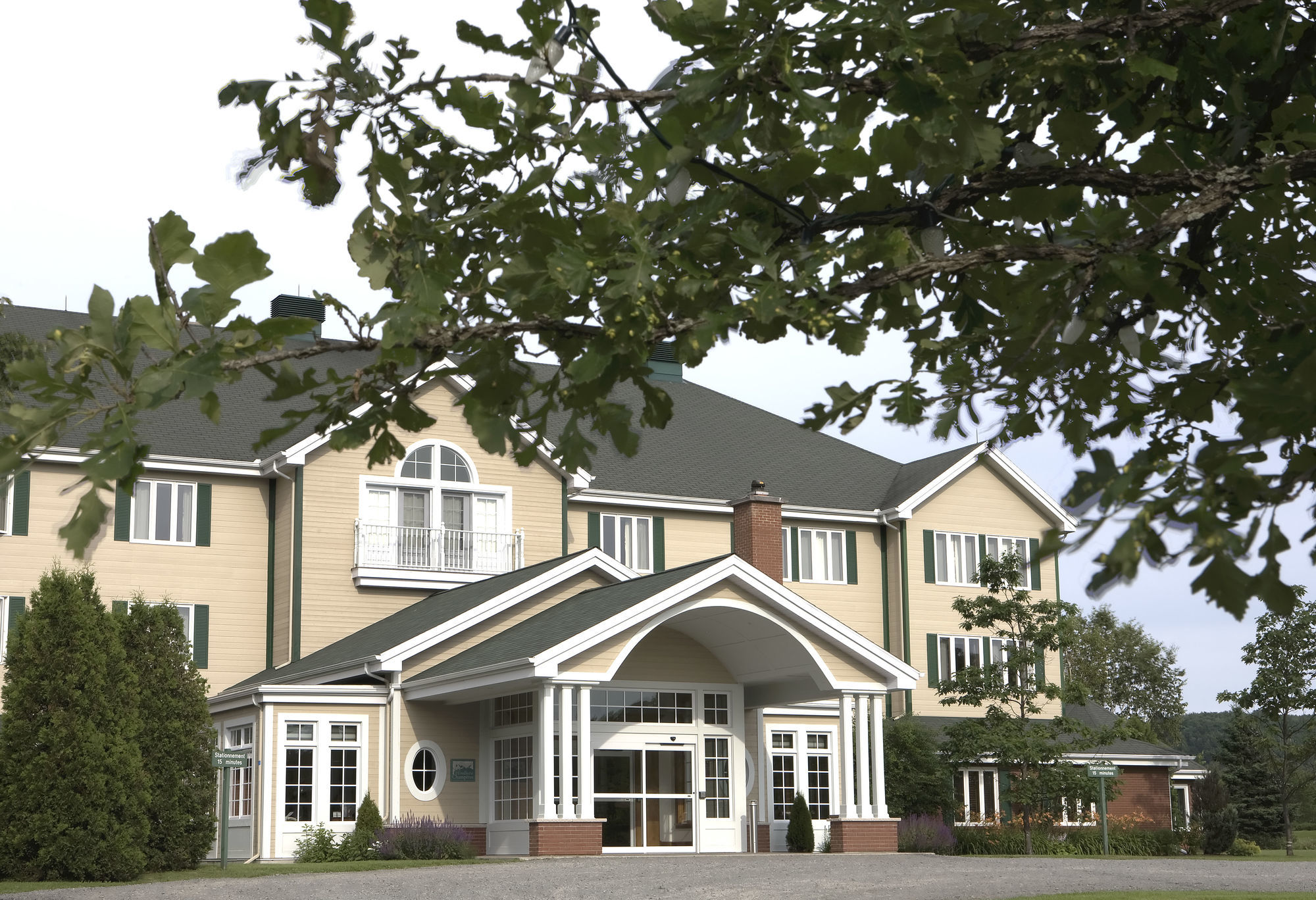 Auberge Du Lac-A-L'Eau-Claire Saint-Alexis-des-Monts Luaran gambar