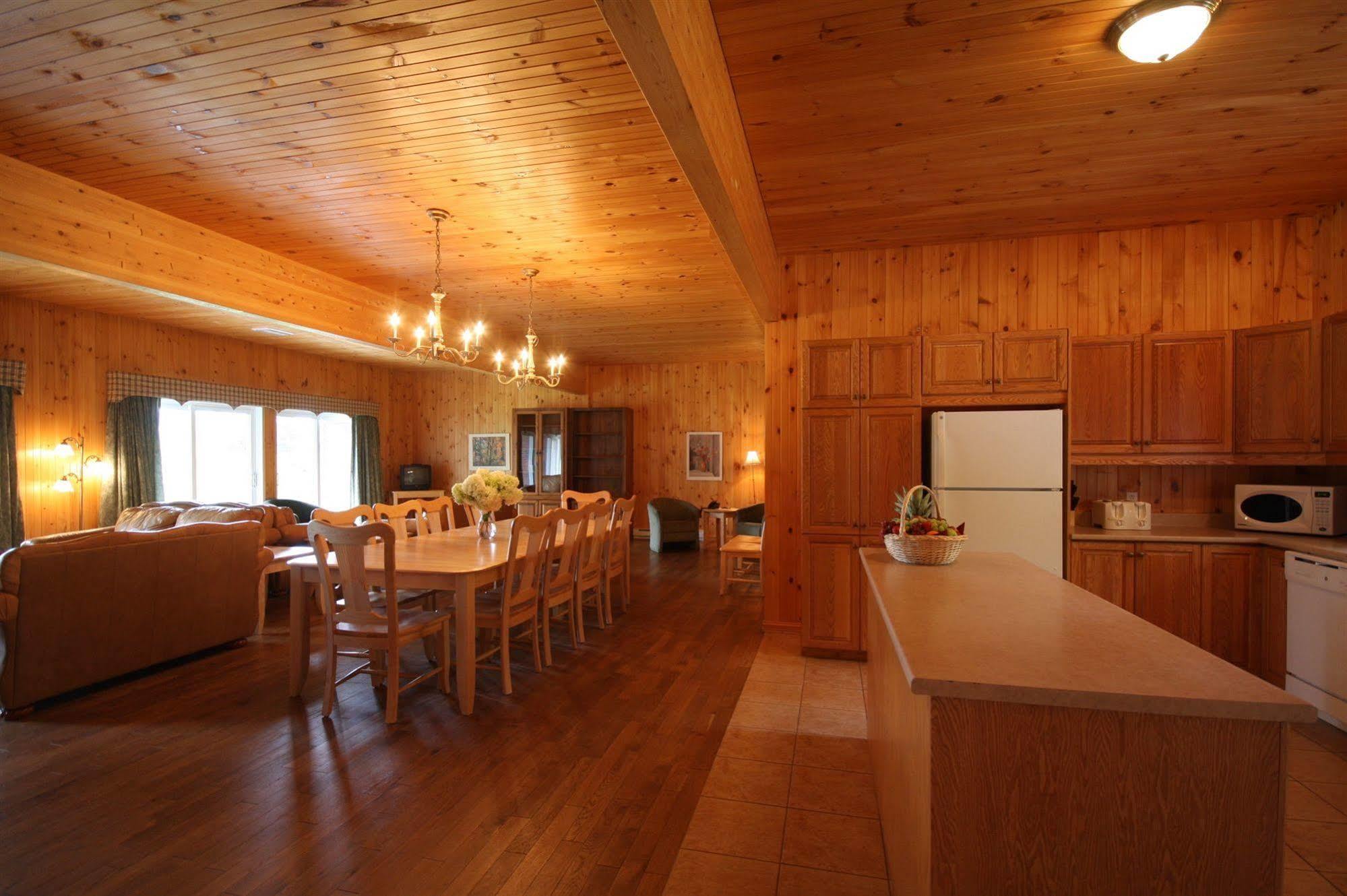 Auberge Du Lac-A-L'Eau-Claire Saint-Alexis-des-Monts Luaran gambar