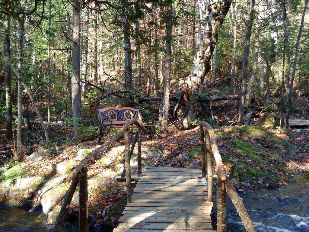 Auberge Du Lac-A-L'Eau-Claire Saint-Alexis-des-Monts Luaran gambar