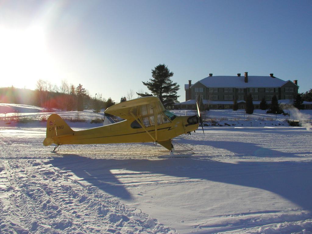 Auberge Du Lac-A-L'Eau-Claire Saint-Alexis-des-Monts Luaran gambar