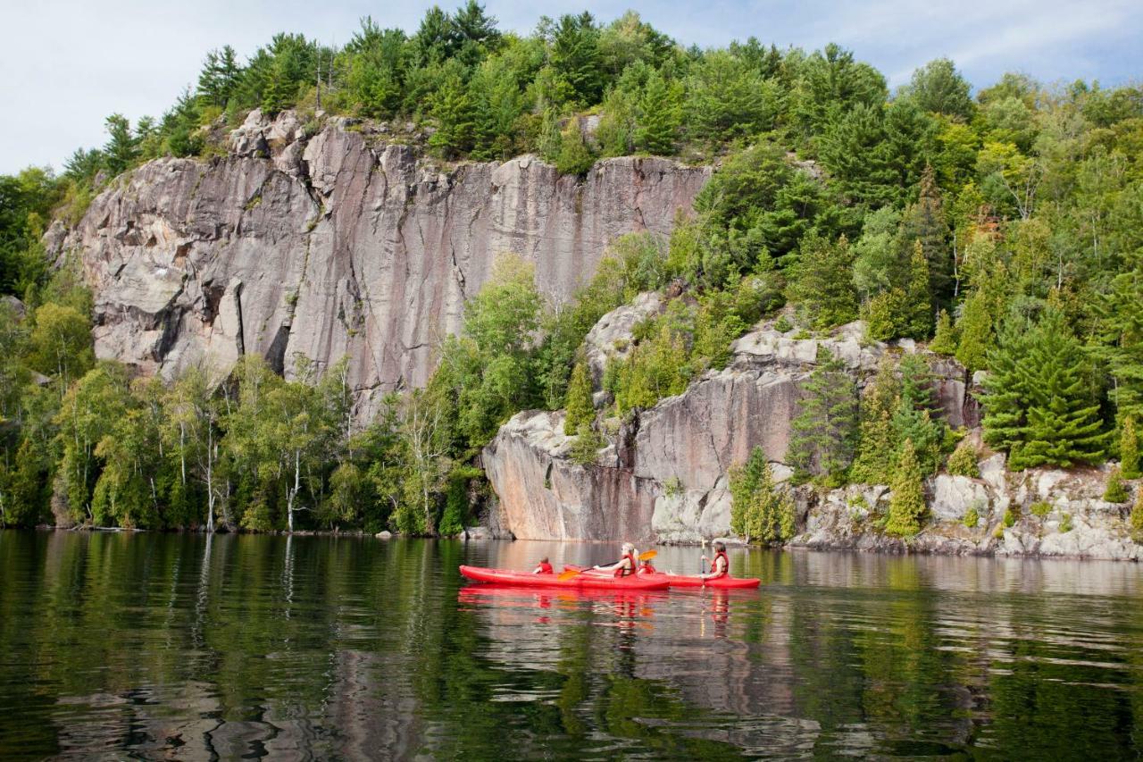 Auberge Du Lac-A-L'Eau-Claire Saint-Alexis-des-Monts Luaran gambar